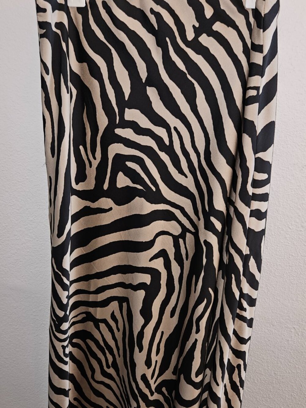 H & M SKIRT ZEBRA PRINT XL  {930-2} - Picture 2 of 3